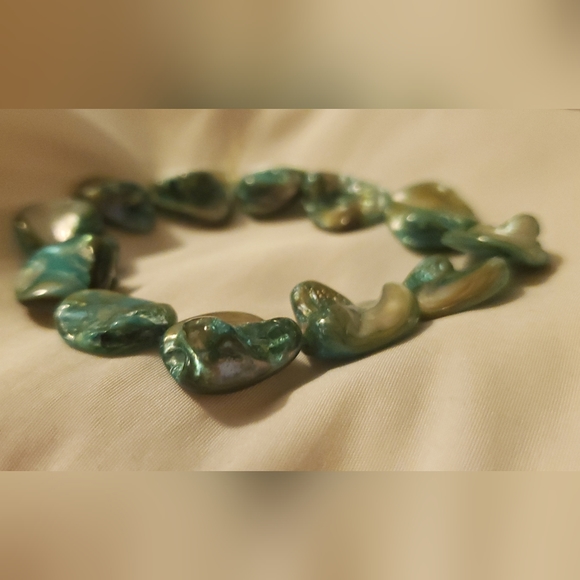 Shell Handmade Stretch Bracelet - Picture 8 of 10